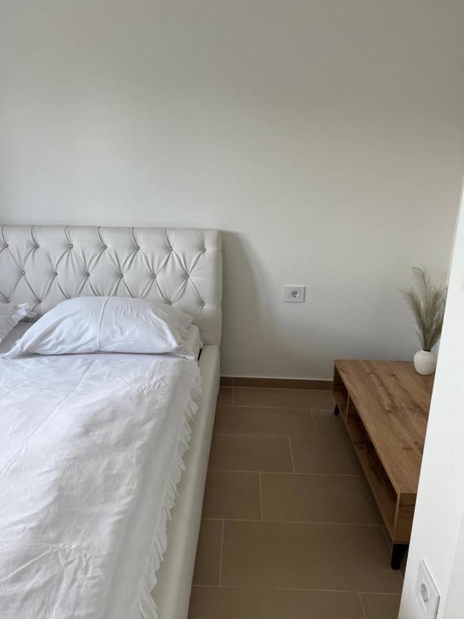 Modern Home Ula Brtonigla Exterior photo