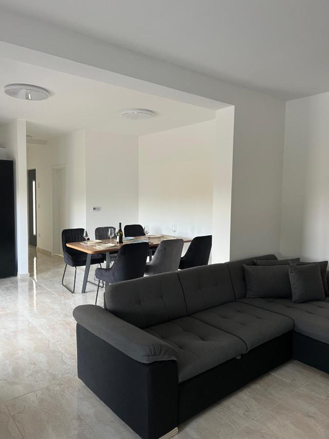 Modern Home Ula Brtonigla Exterior photo